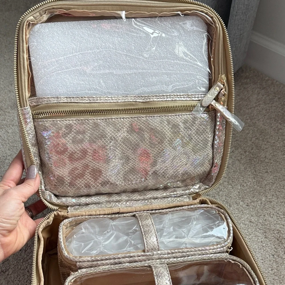 Mini Diva Leopard Print Cosmetic Bag - Picture 5 of 6